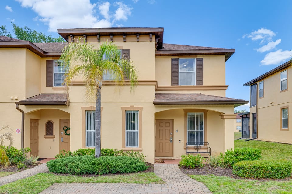 Pet-Friendly Townhome 9 Mi to Disney w/ Lazy River Apartment in Four Corners