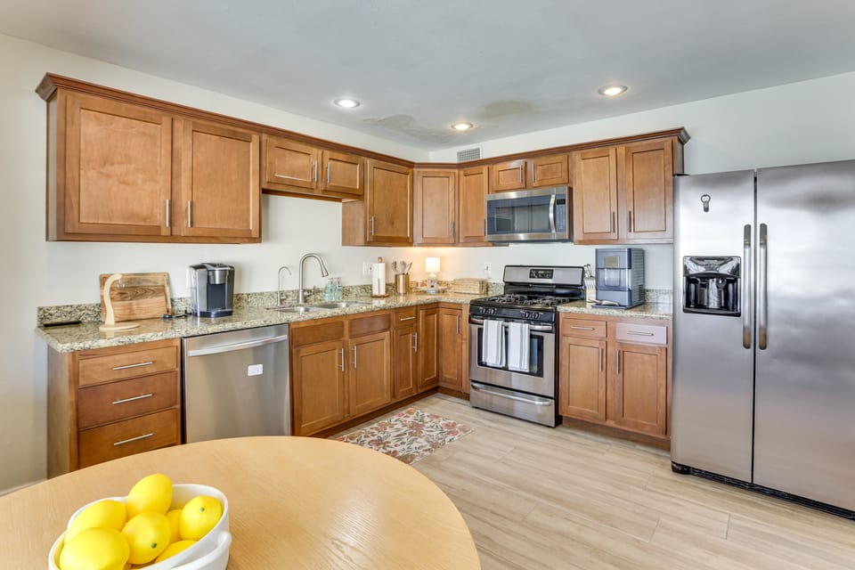 Great for Families! Desert Oasis 2 Mi to Old Town House in Scottsdale
