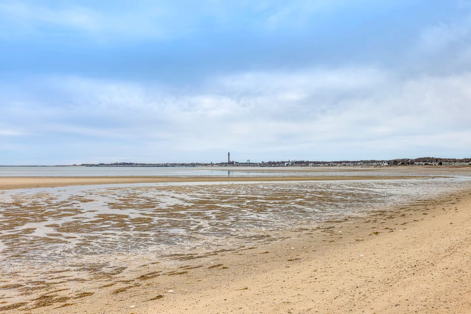 Beach & Pool 318 sqf cozy condo East End P-Town Apartment in Provincetown