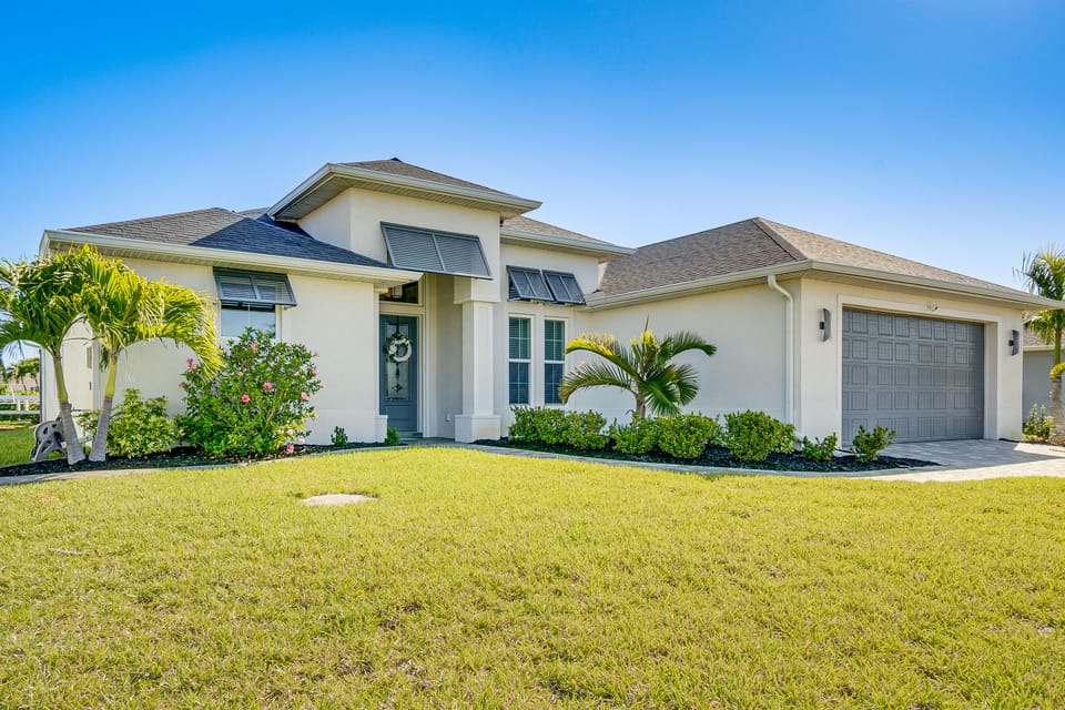 Luxury Waterfront Escape w/ Pool in Port Charlotte House in South Gulf Cove
