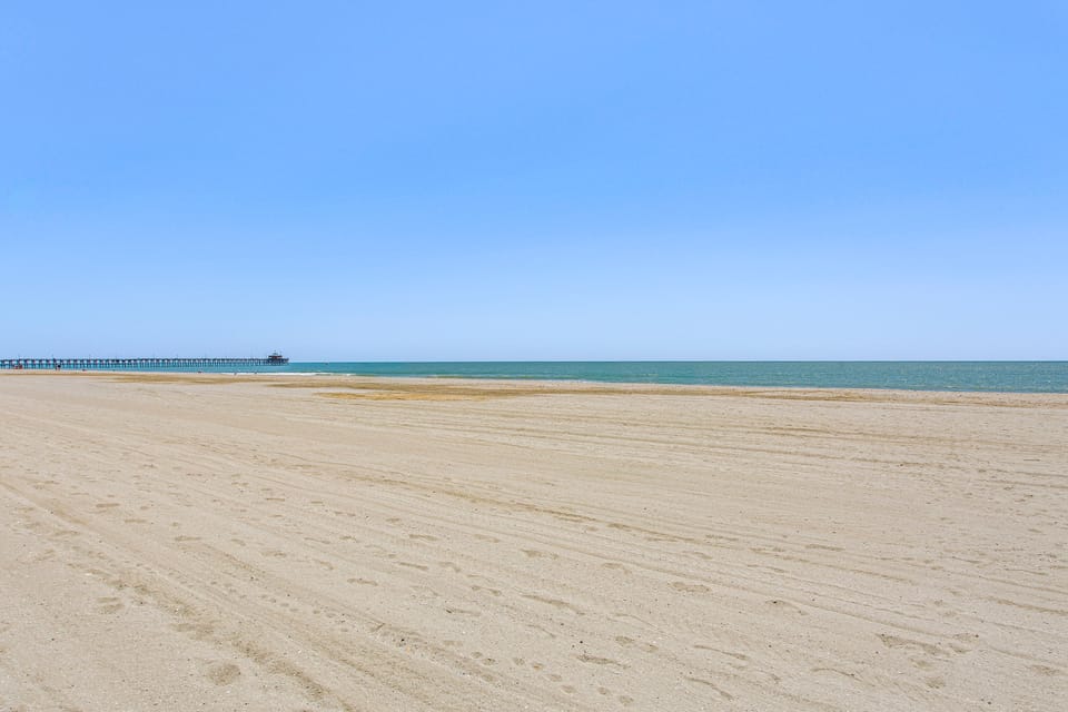 Walk to Beach! North Myrtle Beach Condo w/ Balcony Apartment in North Myrtle Beach