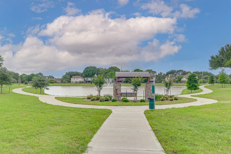 Fun for All Ages! Spacious Home in Richmond House in Houston