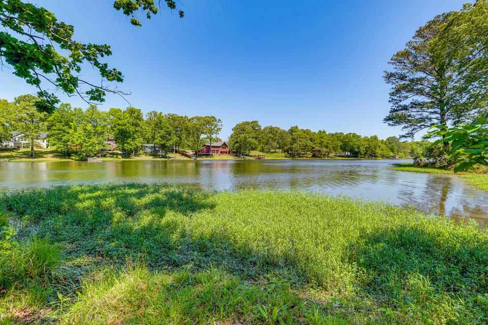 Group Escape on Serene Lake! Hike, Fish & Paddle House in Alabama