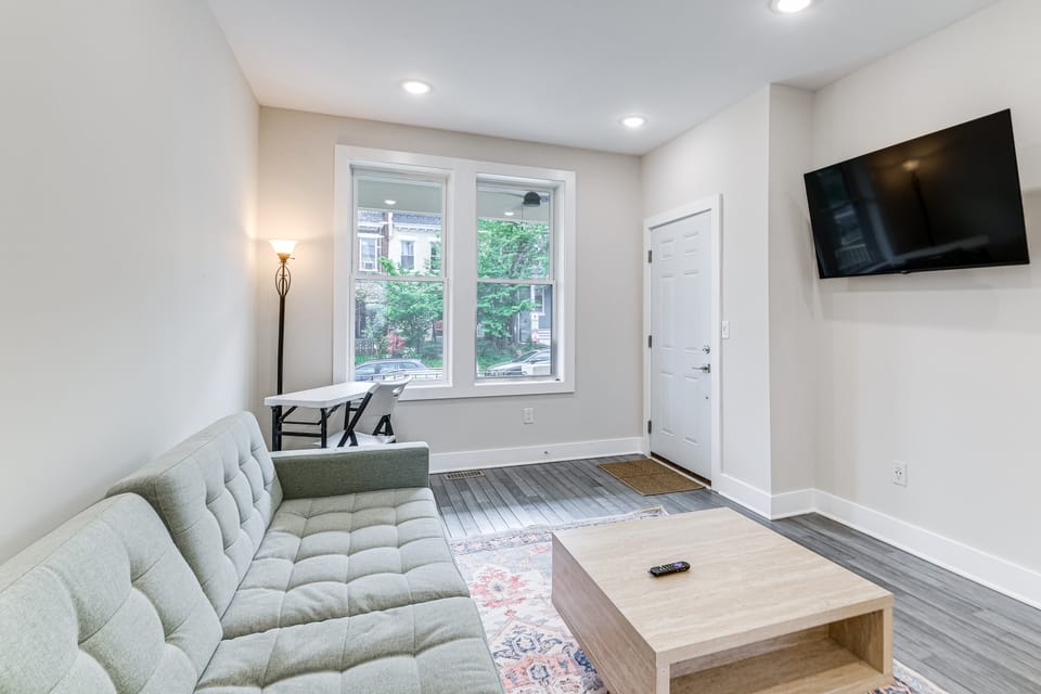 Walk to Metro Station & Hospitals! Quiet DC Escape Apartment in District of Columbia