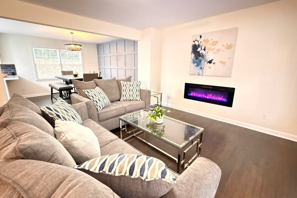 Refined Decatur Retreat: Shop, Dine + Unwind! House in Georgia