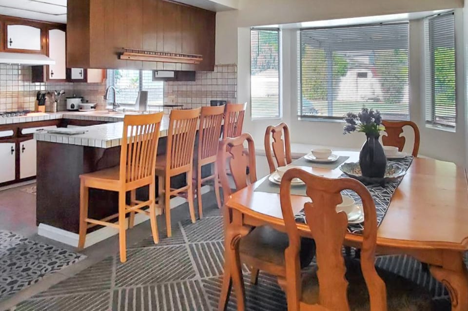 < 1 Mi to UC Riverside! Extended Base for Families House in Riverside