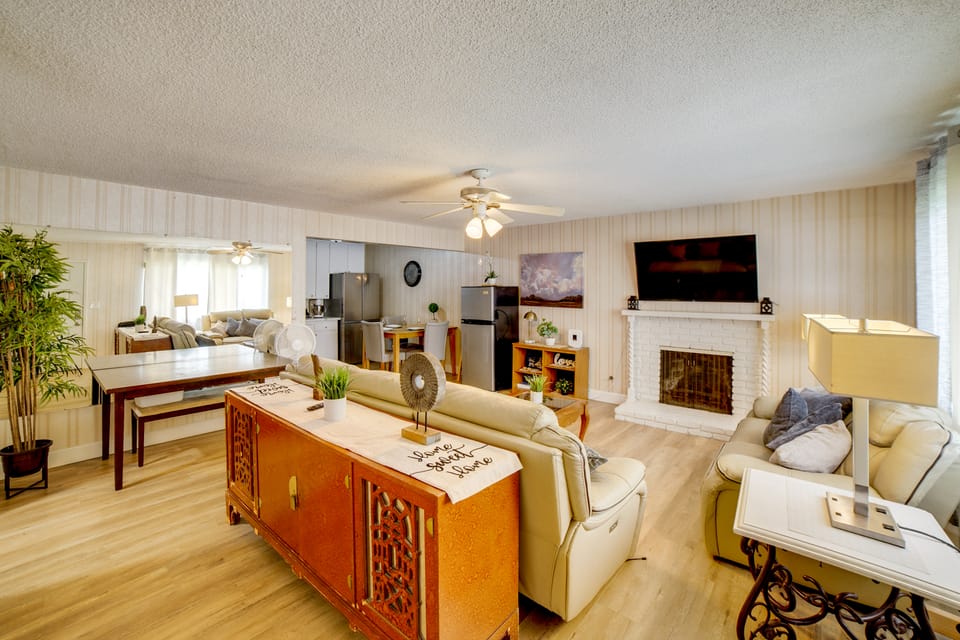 Family Home 5 Mi to Dtwn Riverside & Hospital! House in Riverside
