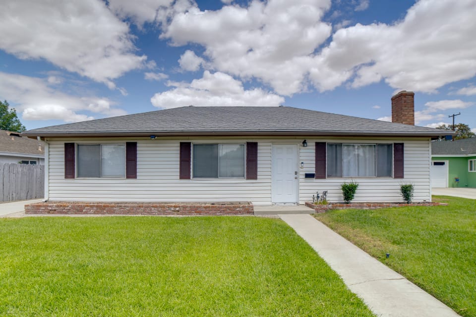 Family Home 5 Mi to Dtwn Riverside & Hospital! House in Riverside