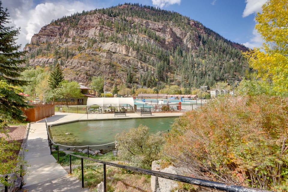 On Main St: 2 Mtn-View Units w/ Yard in Ouray Apartment in Ouray