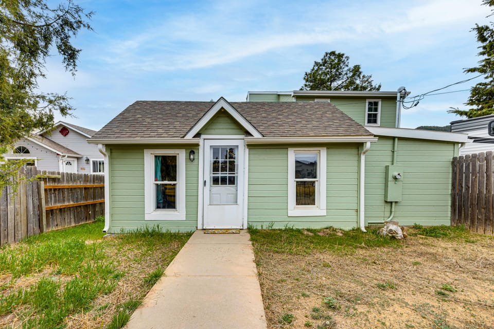 Walk to Park, Trails & Pub! Palmer Lake Cottage Cottage in Palmer Lake