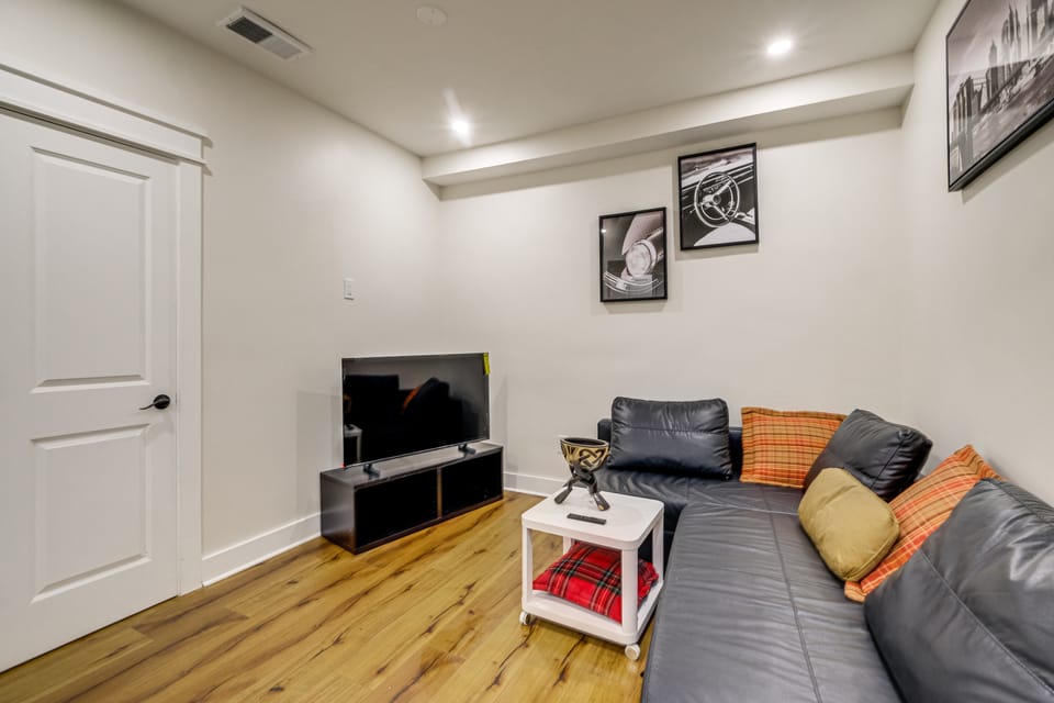 Renovated NE Washington Home Base w/ Shared Yard! Apartment in District of Columbia