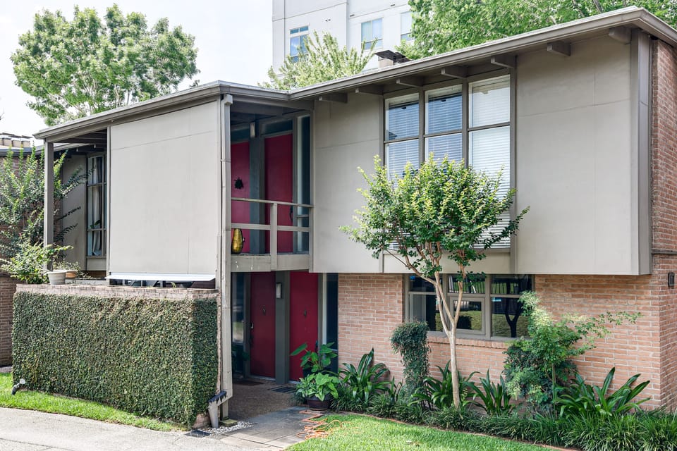 Mid-Century Condo Near Memorial Park Apartment in Harris County