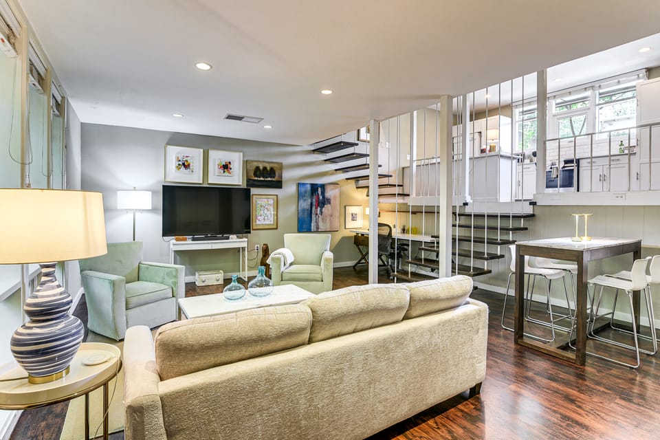 Pool Access! Condo Near NRG Stadium, Memorial Park Apartment in Houston