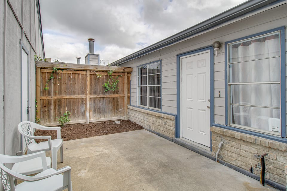 Furnished Corpus Christi Rental: Desk + Patios Apartment in Nueces County