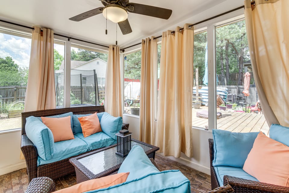Families Welcome! Spacious Loganville Gem w/ Yard House in Snellville