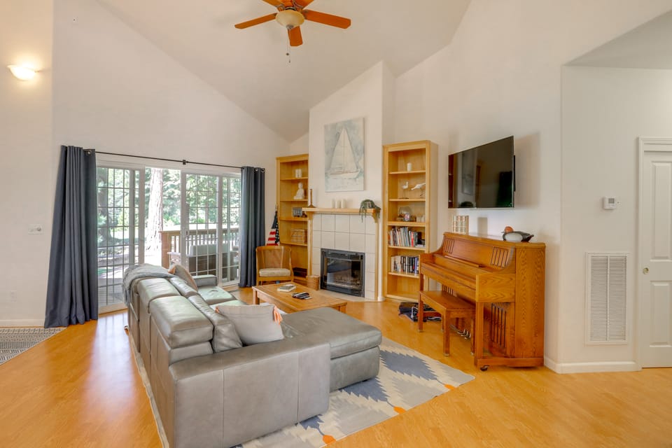 Game Room & On-Site Golf Course! Lake Almanor Home House in Lake Almanor