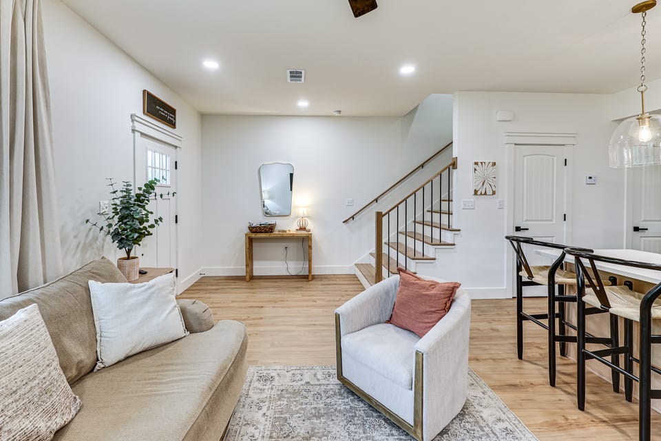 Near Trails & Town! Newly Built Mena Retreat House in Mena