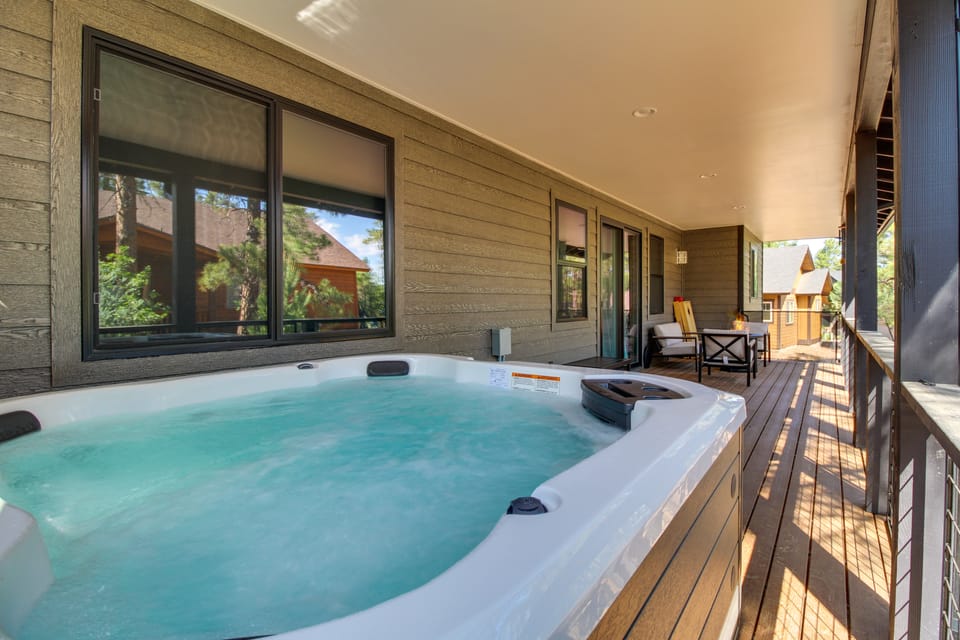 Modern Luxury in Torreon w/ HOT TUB! House in Show Low