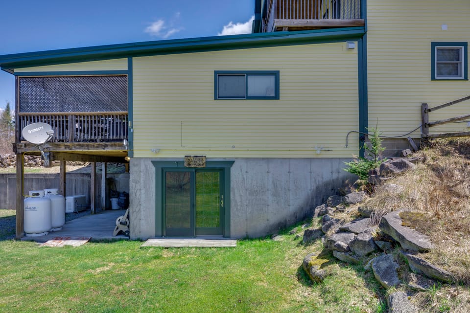 White Mountains Escape! Shared Patio + Yard Apartment in Littleton