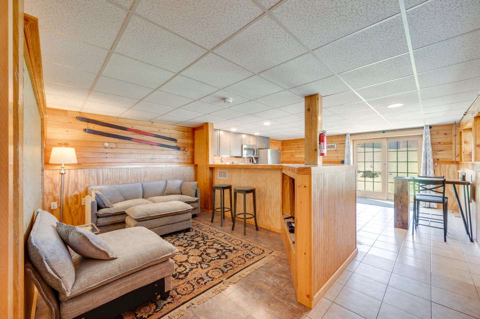 White Mountains Escape! Shared Patio + Yard Apartment in Littleton