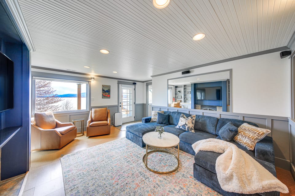 Stunning Sandpoint Lakefront Home: Hot Tub + Dock House in Lake Pend Oreille