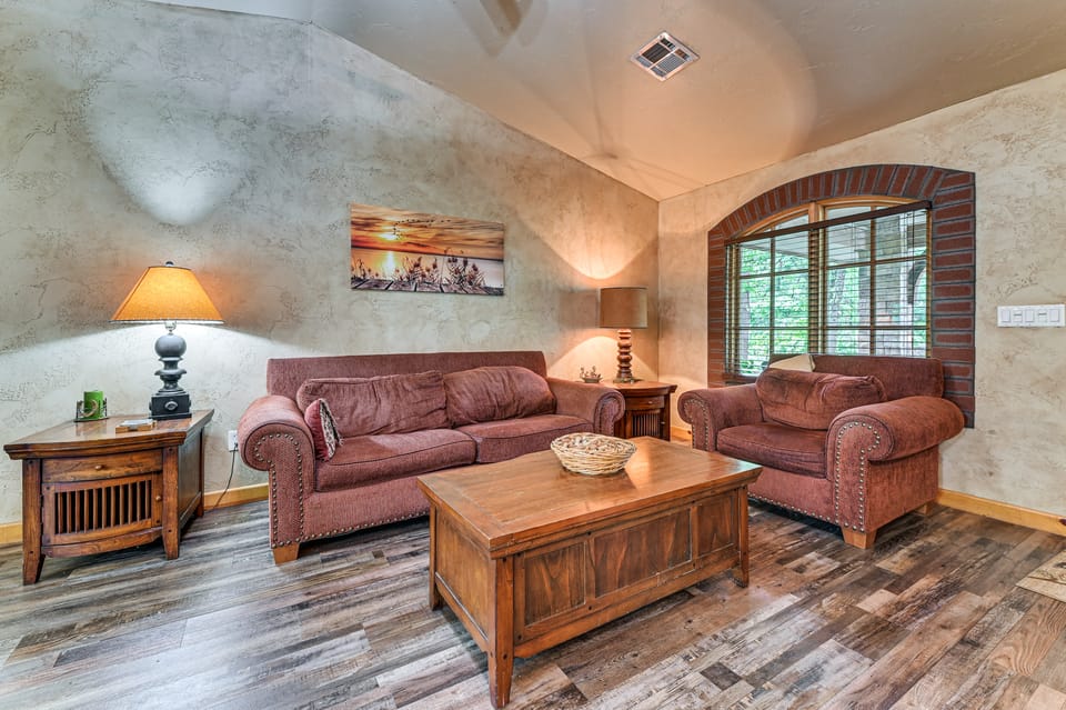 Walk to Lake Texoma: Family Home w/ Fire Pit! House in Lake Texoma