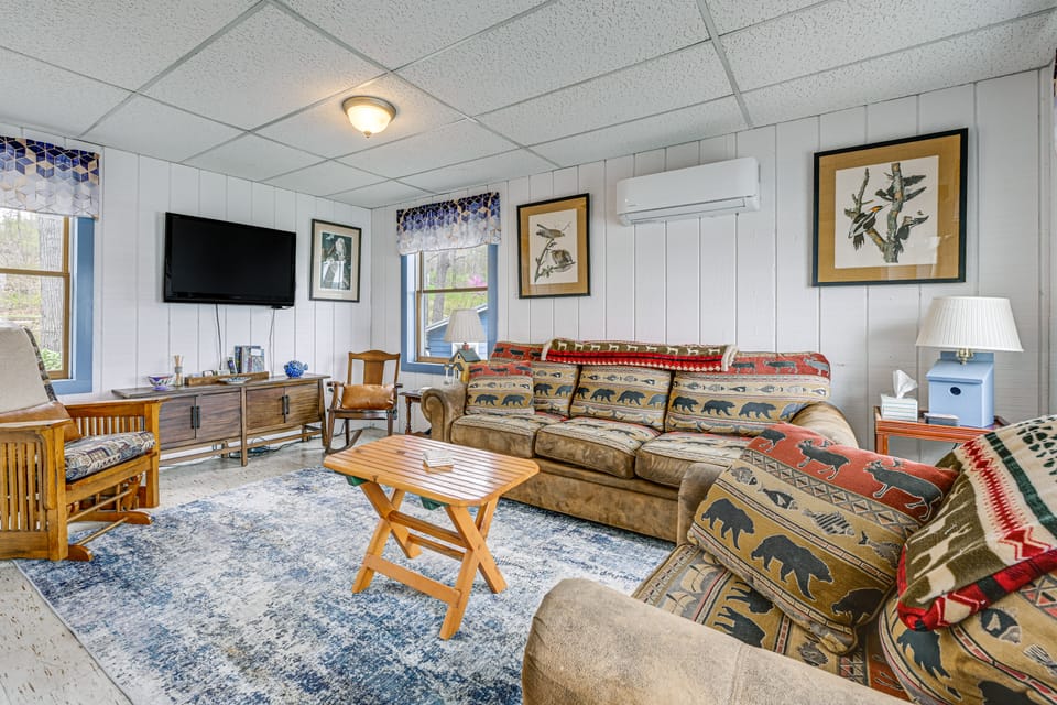 Sunset Side of Seneca Lake! Family Home w/ Dock House in Seneca Lake