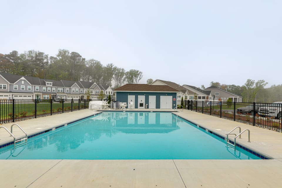 Near Bethany Beach! Oasis w/ Pool Access & Porch Apartment in Sussex County
