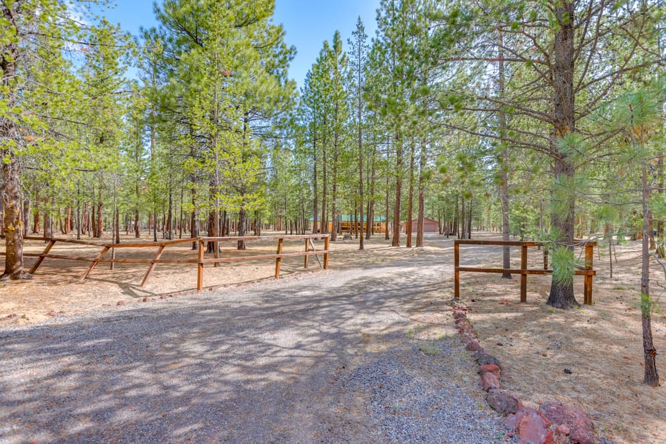 Deschutes Forest Basecamp! Oregon Cabin House in Oregon