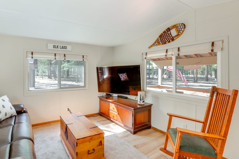 Deschutes Forest Basecamp! Oregon Cabin House in Oregon
