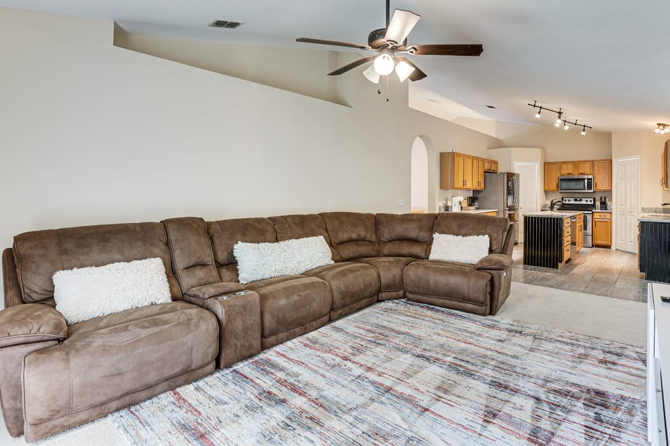 Spacious 4BR Home in Deltona w/ Screened Porch! House in Deltona