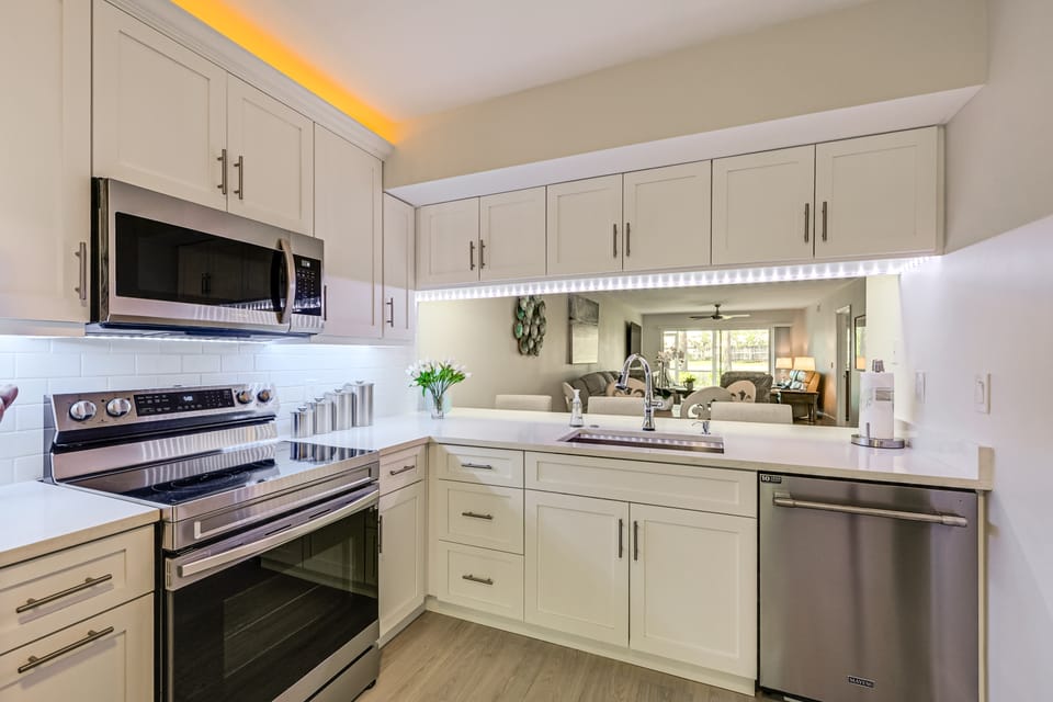 Lake Views & Resort-Style Living! Naples Condo Apartment in Collier County