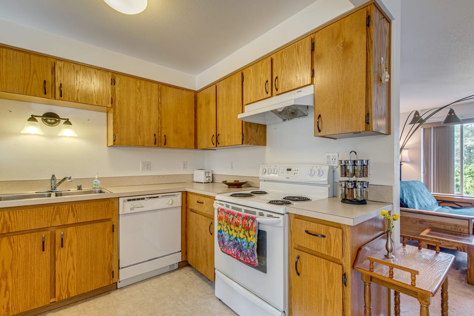 Ocean City Home w/ Fenced Yard: 1 Mi to Beach! House in Washington