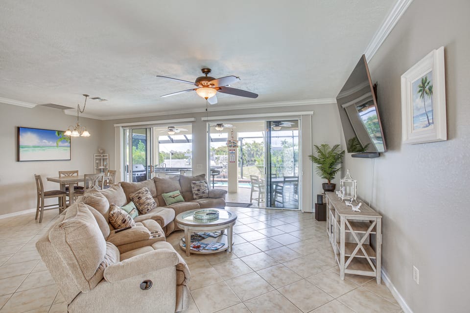 Fish, Grill + Chill: Port Charlotte Escape House in North Port