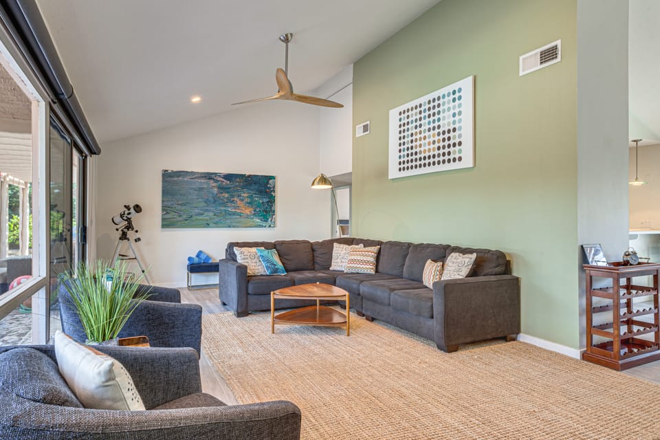 1 Mi to Dtwn Palm Springs! Desert Escape w/ Pool House in Palm Springs