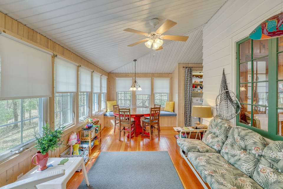 Blue Ribbon River Private Access! 18-Acre Escape House in Michigan