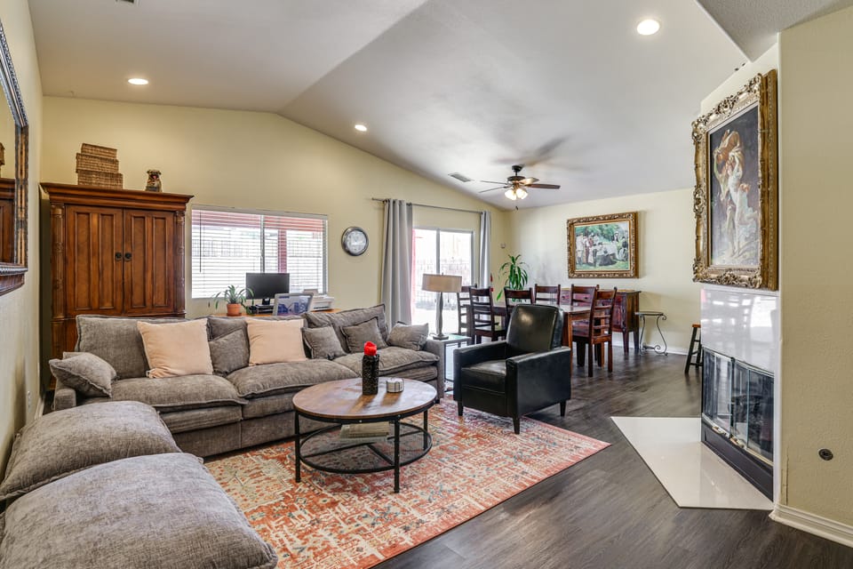 Pets Welcome! Yucca Valley Haven w/ Fenced Yard House in Yucca Valley