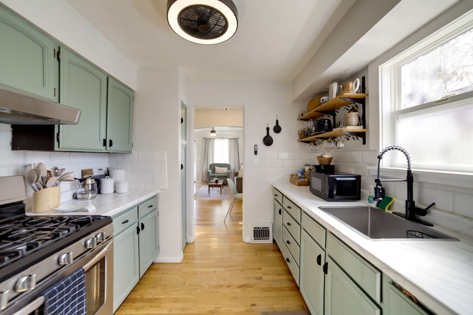 Walkable Home in Dtwn Caldwell! 1 Mi to Campus House in Caldwell