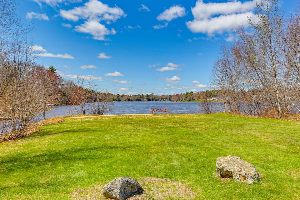 Lake, Golf & More! Getaway in Center Barnstead House in Barnstead