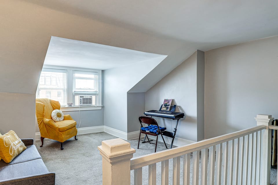 Walkable Lawrenceville Townhome w/ Private Patio! Apartment in Pittsburgh