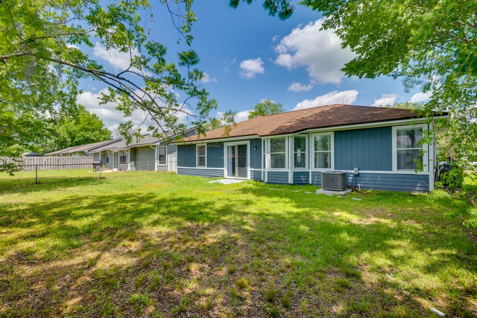 Family Getaway w/ Fenced Yard in Orange Park! House in Jacksonville
