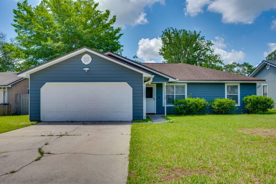 Family Getaway w/ Fenced Yard in Orange Park! House in Jacksonville