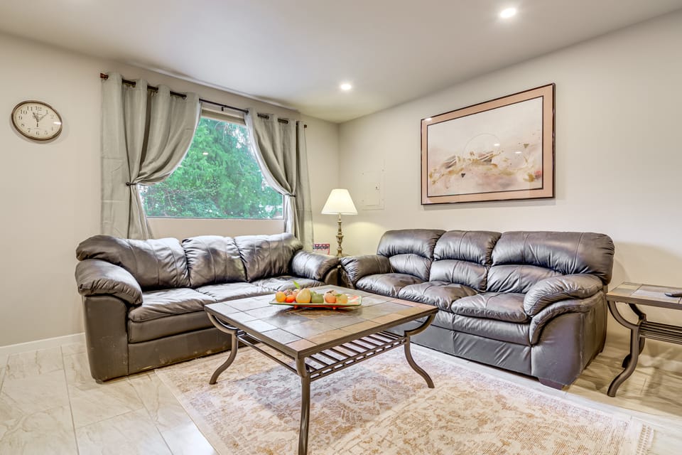 Gateway to Seattle Area! Apt Great for Commuters Apartment in North Creek