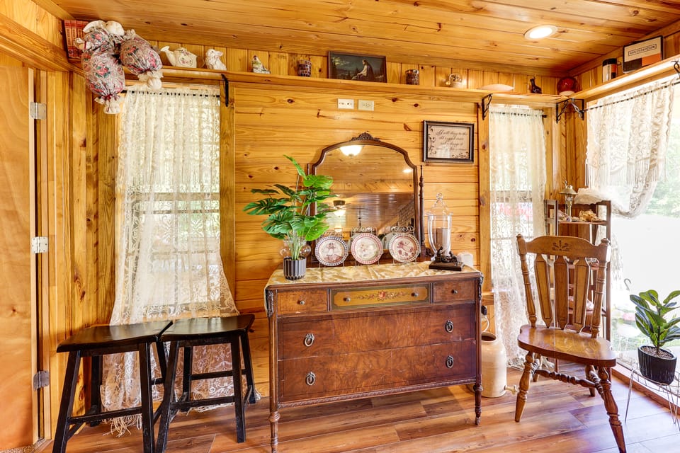 3 Acres w/ Pond & Trails! Serene Mount Ida Retreat House in Arkansas