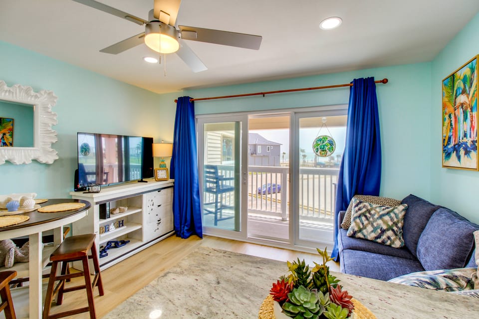 Poolside Fun, Ocean Strolls! Corpus Christi Escape Apartment in Nueces County