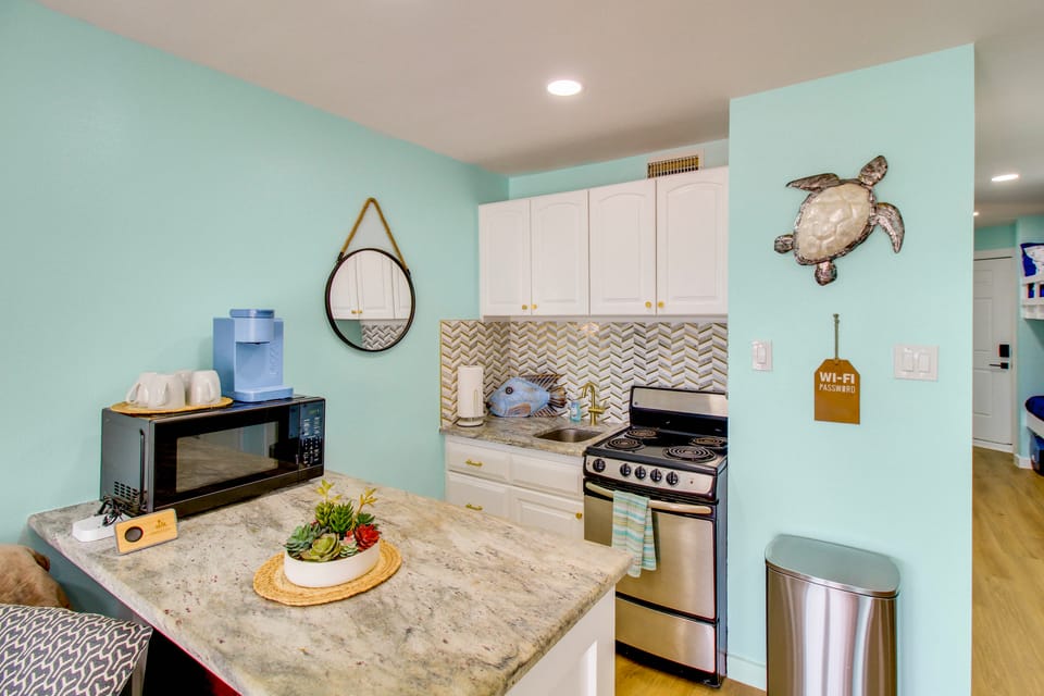 Poolside Fun, Ocean Strolls! Corpus Christi Escape Apartment in Nueces County