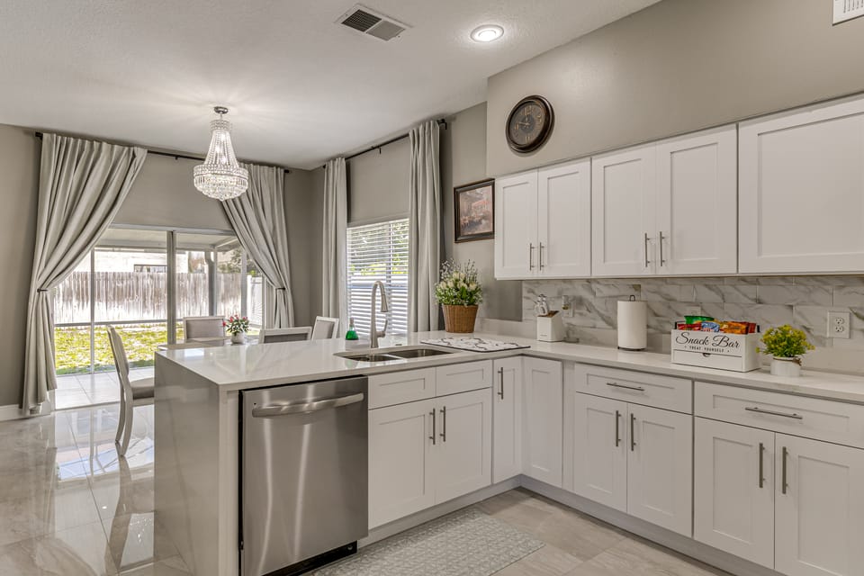 Screened Lanai & Yard! Family Getaway in Apopka House in Apopka