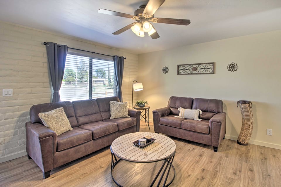 Groups Welcome! 2-Home Tucson Escape w/ Fire Pit House in Tucson