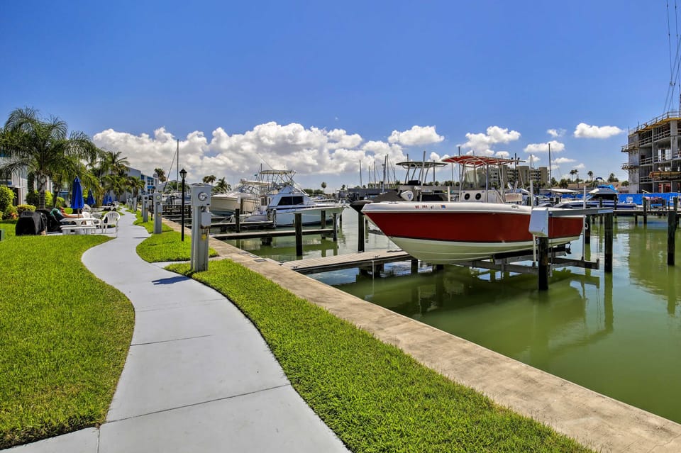 Sand, Sun & Poolside Fun! Madeira Beach Retreat Apartment in Madeira Beach
