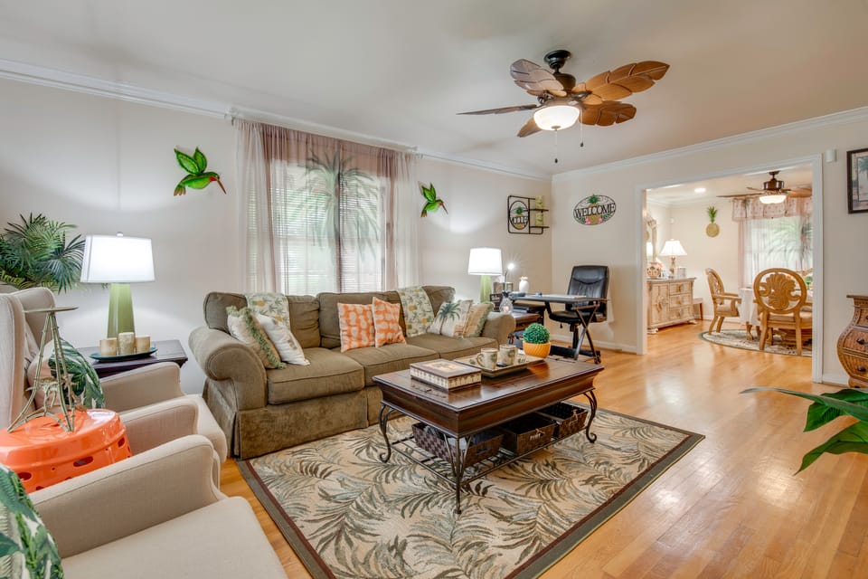 Peaceful Porch, Yard! Riverdale Home Near Dtwn ATL House in Riverdale